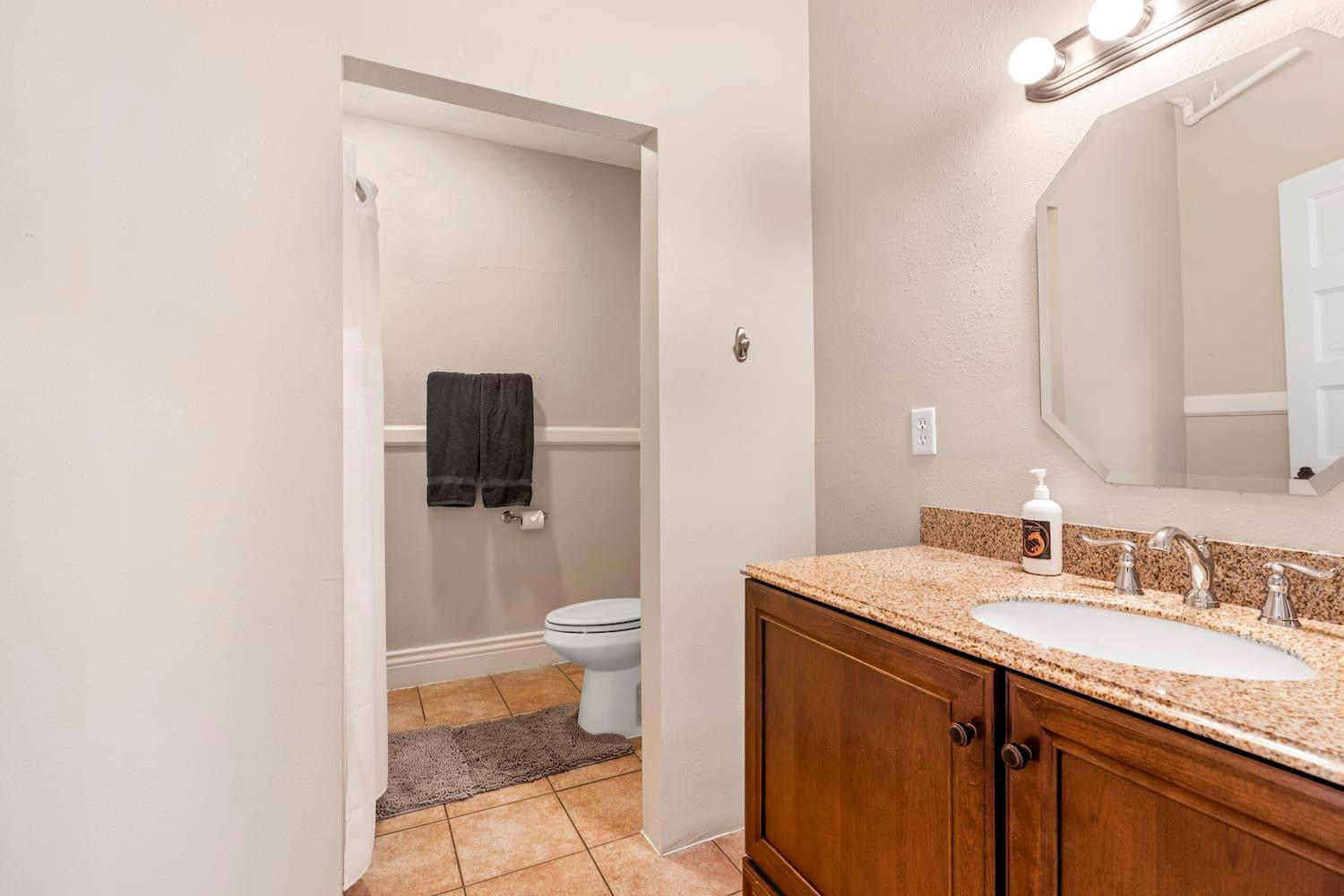 Apartment King Sleep8 4bed 2br 2 Ba Swepson Hideaway
